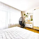 Cofy - Quiet Location, Air-conditioning, Free Parking, 24-7 Check-in-out With Prepaid Nighttime Check-in, Early Check-in, Late Check-out! Lejlighed Tallinn