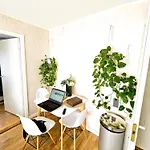 Cofy - Quiet Location, Air-conditioning, Free Parking, 24-7 Check-in-out With Prepaid Nighttime Check-in, Early Check-in, Late Check-out! *