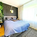 Apartament Cofy - Quiet Location, Air-conditioning, Free Parking, 24-7 Check-in-out With Prepaid Nighttime Check-in, Early Check-in, Late Check-out! *