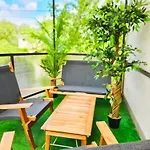 Cofy - Quiet Location, Air-conditioning, Free Parking, 24-7 Check-in-out With Prepaid Nighttime Check-in, Early Check-in, Late Check-out! *