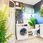 Daire Cofy - Quiet Location, Air-conditioning, Free Parking, 24-7 Check-in-out With Prepaid Nighttime Check-in, Early Check-in, Late Check-out!
