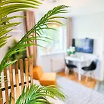 Cofy - Quiet Location, Air-conditioning, Free Parking, 24-7 Check-in-out With Prepaid Nighttime Check-in, Early Check-in, Late Check-out!