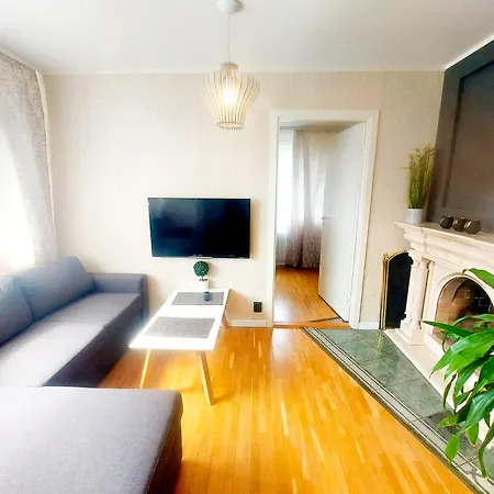 Cofy - Centrally Located, Quiet District, Air-conditioning, Free Parking, 24-7 Express Check-in-out, Close To Sea And Everything Need For Living! * Tallinn