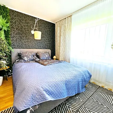Apartment Cofy - Centrally Located, Quiet District, Air-conditioning, Free Parking, 24-7 Express Check-in-out, Close To Sea And Everything Need For Living! *