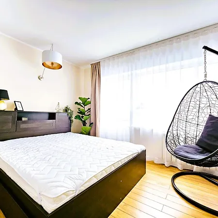 Apartment Cofy - Centrally Located, Quiet District, Air-conditioning, Free Parking, 24-7 Express Check-in-out, Close To Sea And Everything Need For Living! Tallinn