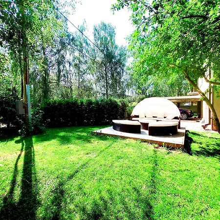 Lejlighed Cofy - Centrally Located, Quiet District, Air-conditioning, Free Parking, 24-7 Express Check-in-out, Close To Sea And Everything Need For Living!