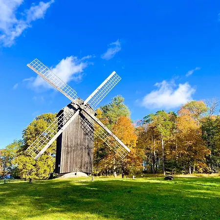 Cofy - Centrally Located, Quiet District, Air-conditioning, Free Parking, 24-7 Express Check-in-out, Close To Sea And Everything Need For Living! 탈린