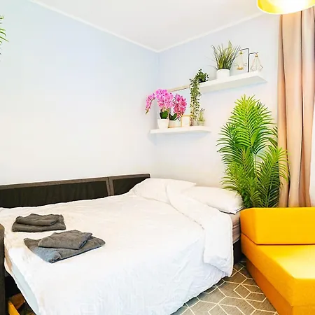 Cofy - Centrally Located, Quiet District, Air-conditioning, Free Parking, 24-7 Express Check-in-out, Close To Sea And Everything Need For Living! タリン