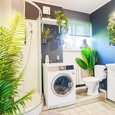 Korter Cofy - Quiet Location, Air-conditioning, Free Parking, 24-7 Check-in-out With Prepaid Nighttime Check-in, Early Check-in, Late Check-out!