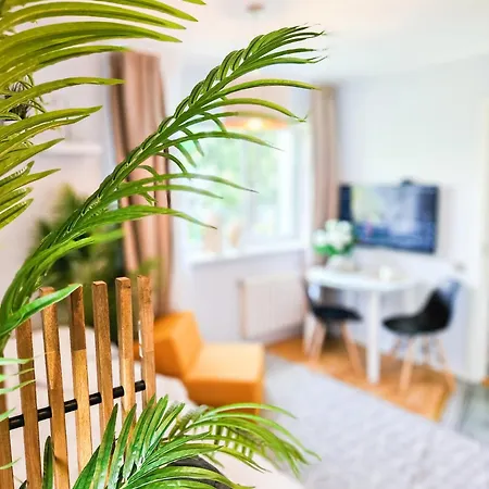 Cofy - Centrally Located, Quiet District, Air-conditioning, Free Parking, 24-7 Express Check-in-out, Close To Sea And Everything Need For Living!