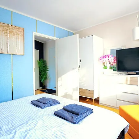 Cofy - Centrally Located, Quiet District, Air-conditioning, Free Parking, 24-7 Express Check-in-out, Close To Sea And Everything Need For Living! Lejlighed