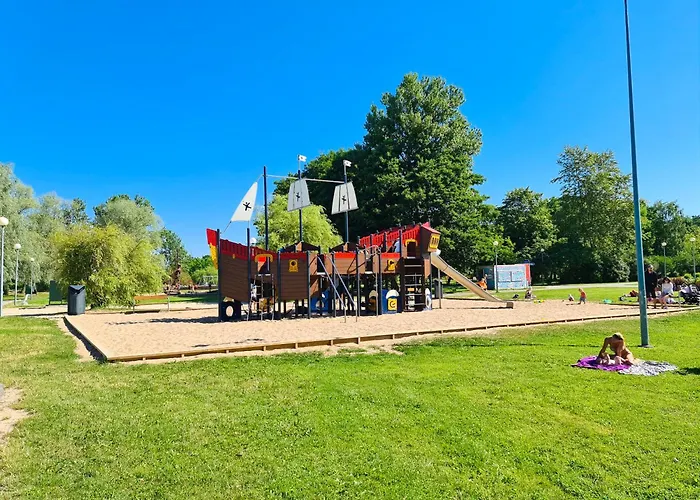 Cofy - Centrally Located, Quiet District, Air-conditioning, Free Parking, 24-7 Express Check-in-out, Close To Sea And Everything Need For Living! Daire Tallinn