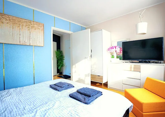 Cofy - Centrally Located, Quiet District, Air-conditioning, Free Parking, 24-7 Express Check-in-out, Close To Sea And Everything Need For Living! 公寓