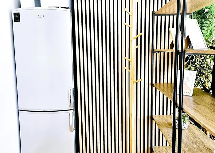 Cofy - Centrally Located, Quiet District, Air-conditioning, Free Parking, 24-7 Express Check-in-out, Close To Sea And Everything Need For Living! * タリン