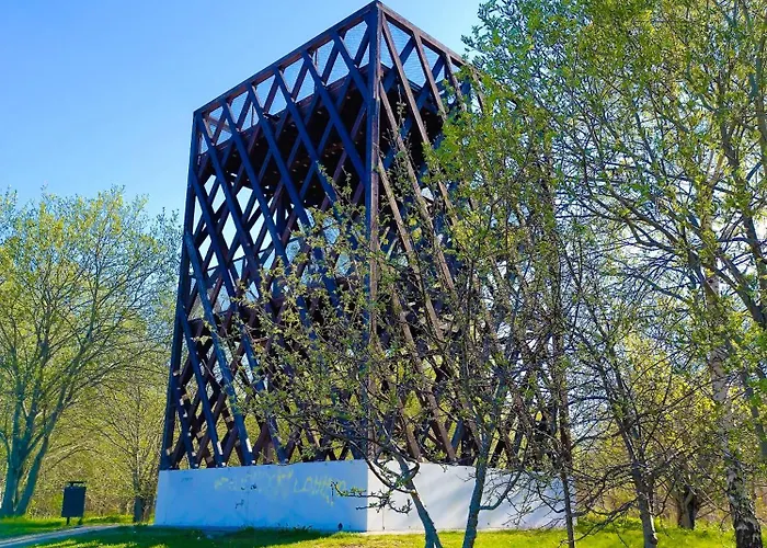 Cofy - Centrally Located, Quiet District, Air-conditioning, Free Parking, 24-7 Express Check-in-out, Close To Sea And Everything Need For Living! *